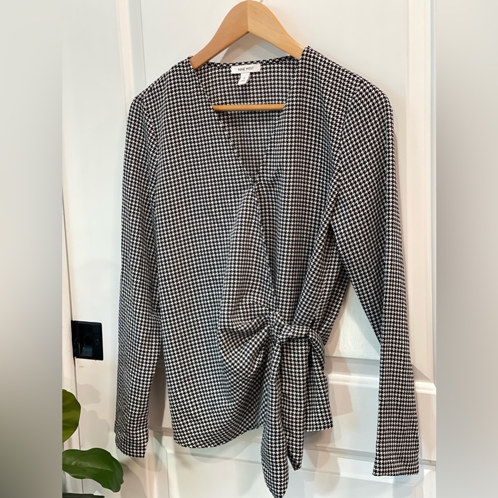 Nine West Black & White Houndstooth Wrap Top